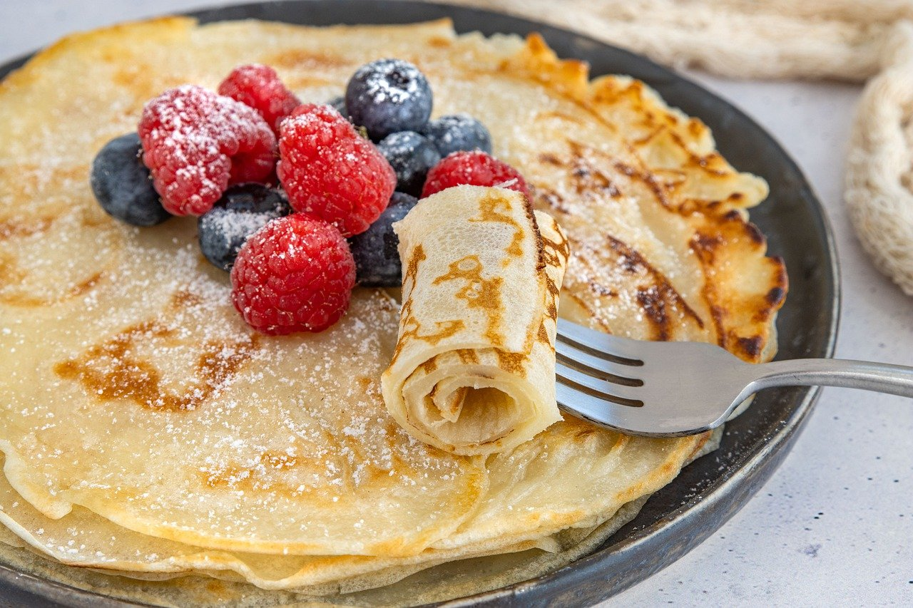 Gezellig pannenkoeken eten tijdens Doet & Ontmoet bij De Kolk in Lutjewinkel!